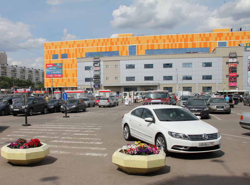 Российские автомобилисты страдают без шопинга во время карантина