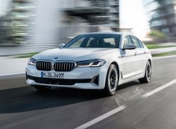Появился обновлённый BMW 5 Series: в России от 3.470.000 руб.