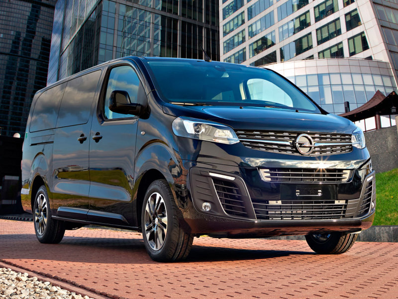 Opel Zafira Life Black Edition появилась у дилеров: от 3.039.900 руб.