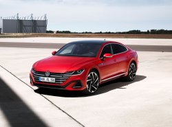 Volkswagen Arteon обновили после начала продаж в России