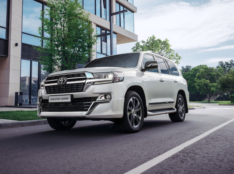 Обновлённая версия Toyota Land Cruiser 200 Executive Lounge: в России от 6.119.000 руб.