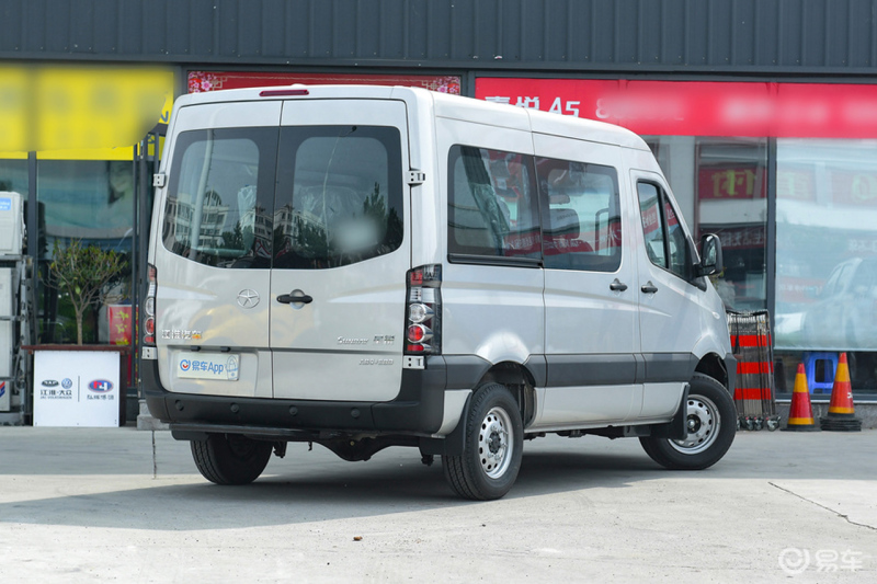 Микроавтобус для китайского рынка
