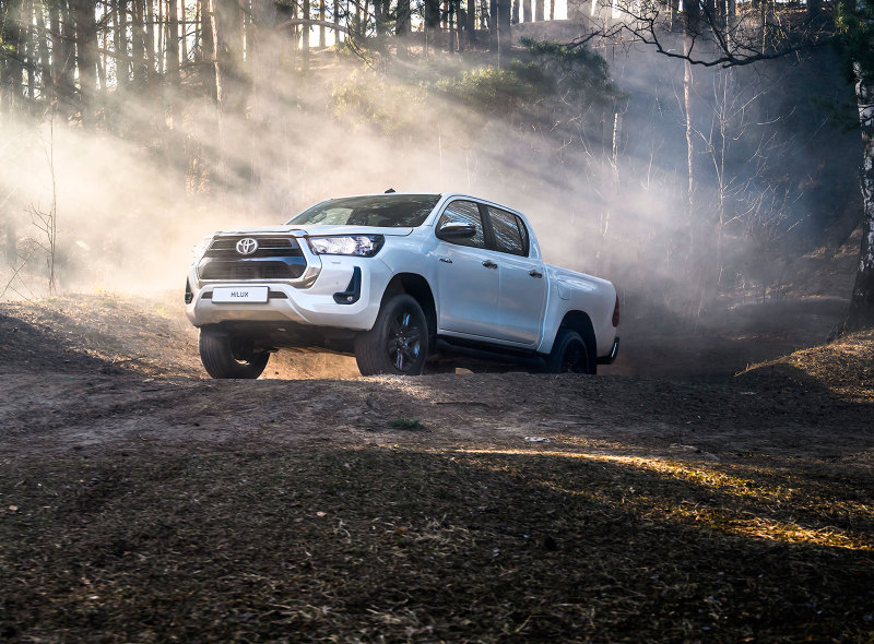 Обновлённый пикап Toyota Hilux: в России от 2.472.000 руб.