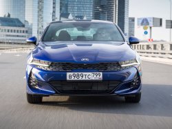 Начинаются продажи KIA K5 в России: от 1.489.900 руб.