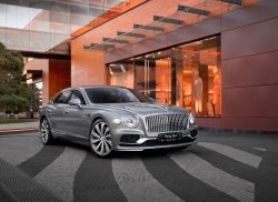 Новый Bentley Flying Spur появился в России
