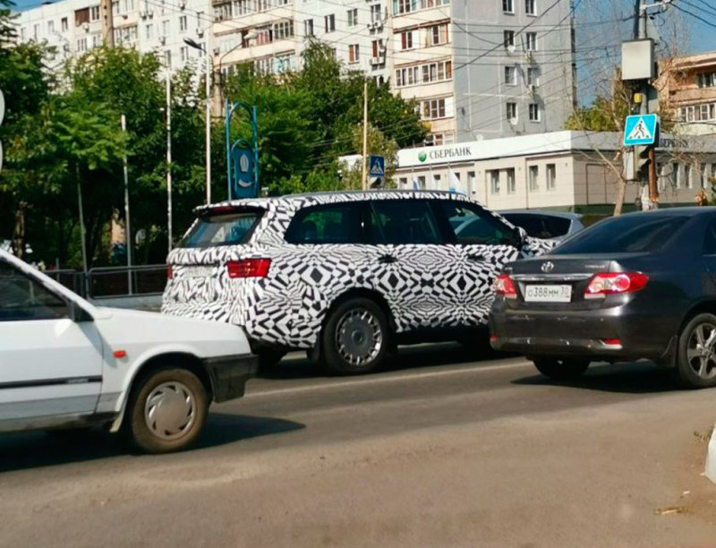 Aurus Komendant уже видели в Астрахани, тогда машина привлекла внимание задней оптикой