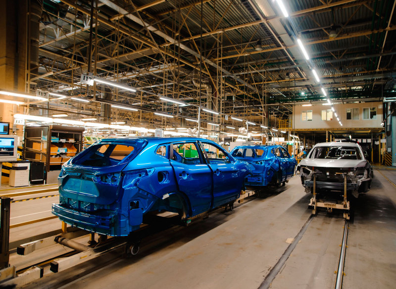 Российские автомобили Nissan начали окрашивать по новой технологии