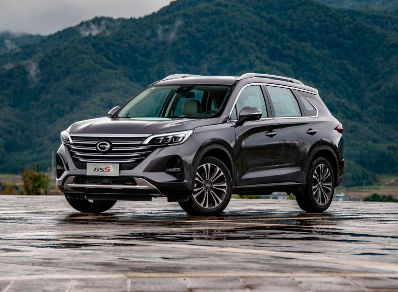 Новый китайский кроссовер GAC GS5 появится в России за 1,5 млн. руб.