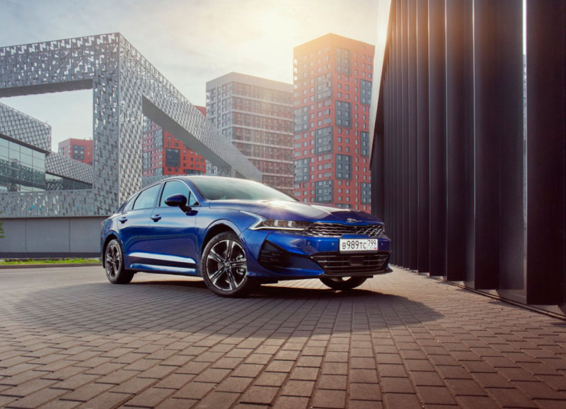 Новый седан KIA K5 появился в продаже: от 1.489.900 руб.