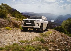 Lexus LX получил версии Heritage V8 в России