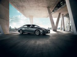 Lexus ES 250 Advance: в России от 3.150.000 руб.
