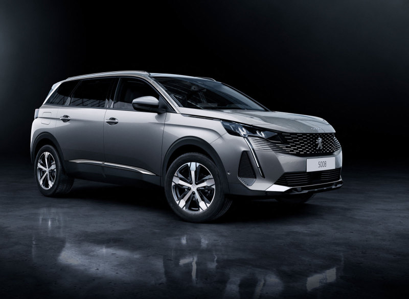 Появился обновлённый кроссовер Peugeot 5008