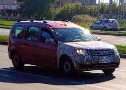 Lada Largus FL опять заметили с новым салоном