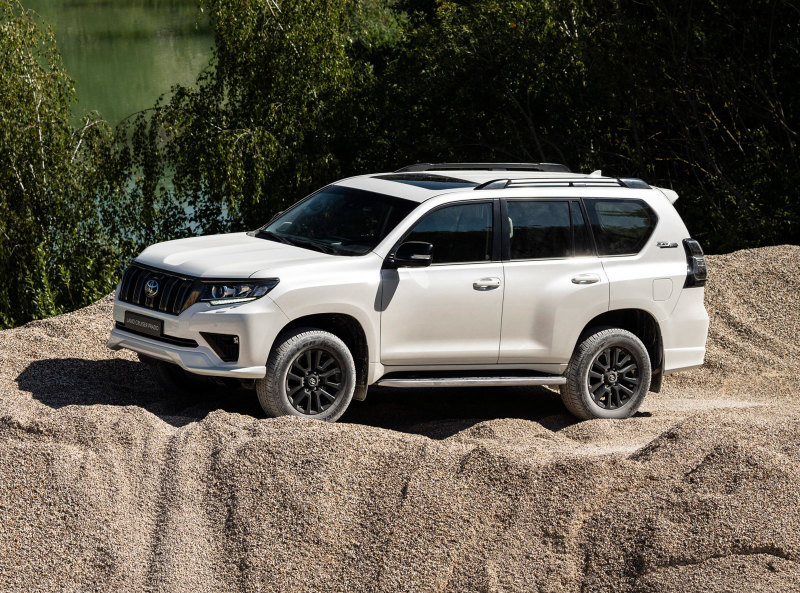 Обновлённый Toyota Land Cruiser Prado: в России от 2.656.000 руб.