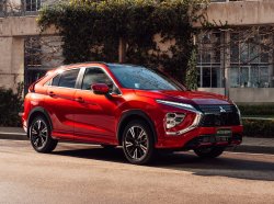 Кроссовер Mitsubishi Eclipse Cross 2021 года прошёл рестайлинг