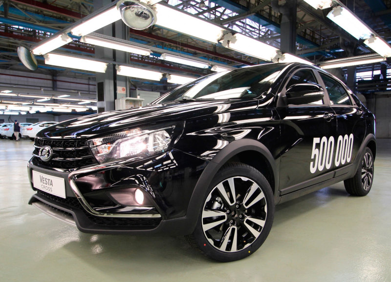 Выпущена полумиллионная Lada Vesta