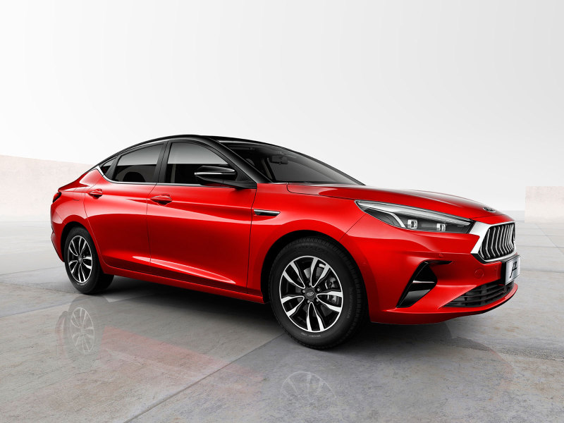 Китайский лифтбек JAC J7 готов к продажам в России
