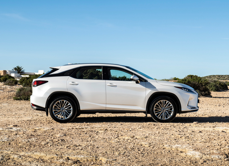 Расширился список автомобилей попадающих под повышенный налог в России