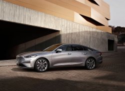 Для нового седана KIA K8 показали интерьер