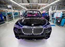 BMW сокращает сборку своих автомобилей в России