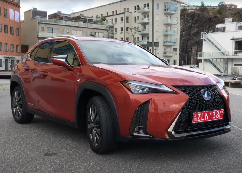 Экспресс-тест Lexus UX: небольшой и стильный