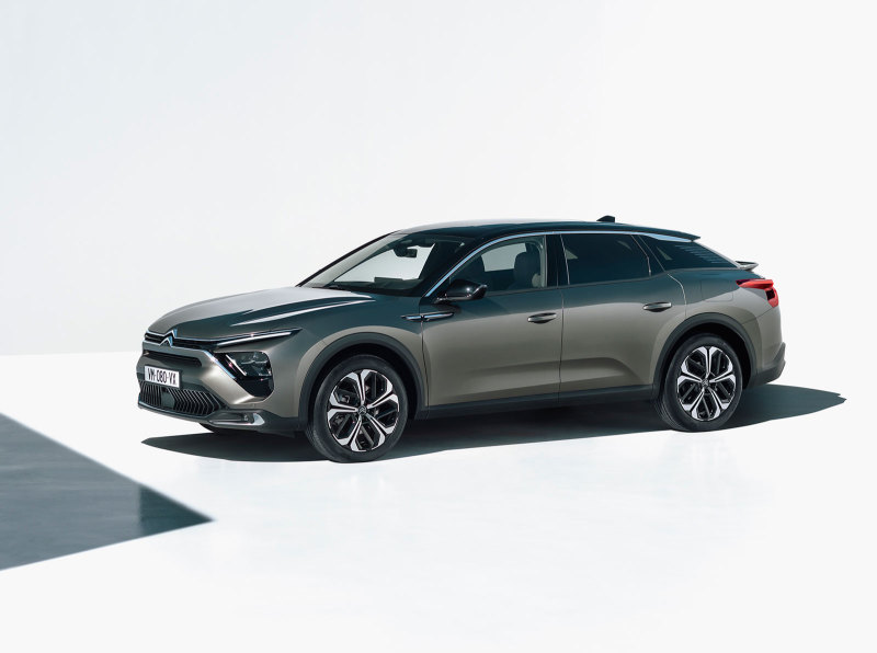 Citroen C5 X представлен официально