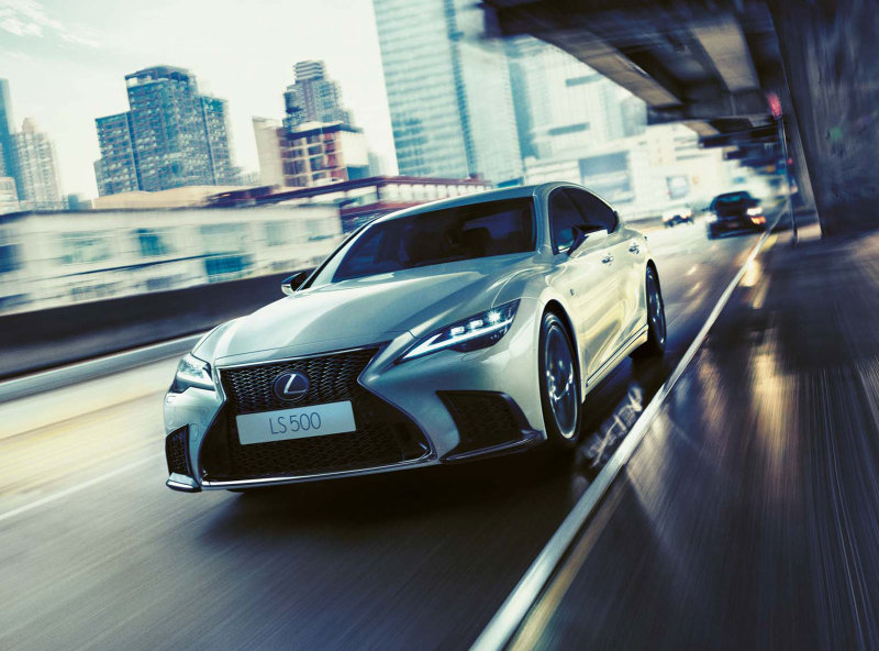 Обновлённый Lexus LS: в России от 7.147.000 руб.
