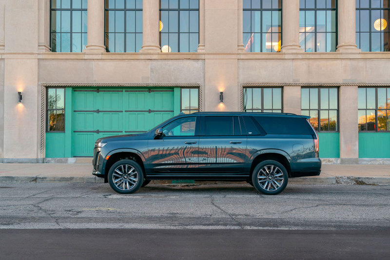 Длиннобазный Cadillac Escalade ESV