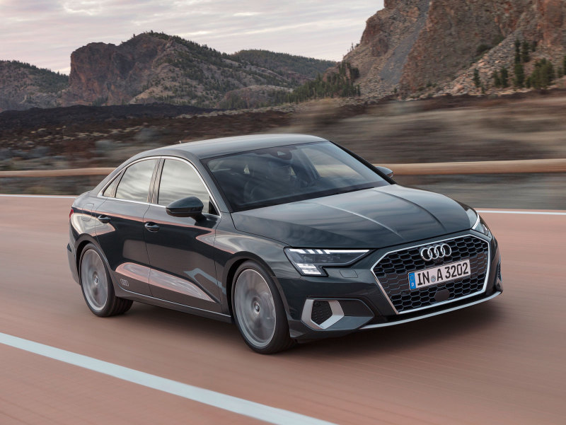 Новые Audi A3 появились у российских дилеров