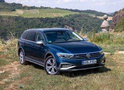 "Внедорожный" универсал Volkswagen Passat Alltrack появится в России