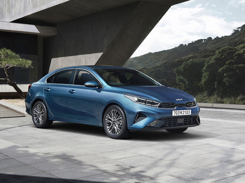 Обновлённый седан KIA Cerato в сентябре появится в России