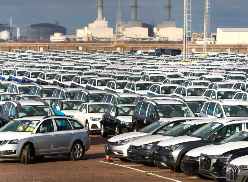 Автомобили в России планируют подключить к платформе "Автодата"