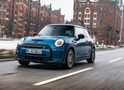 Электрический хэтчбек Mini Cooper SE может появится в России