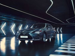 Обновлённый Lexus ES доступен для заказа в России: от 3.391.000 руб.