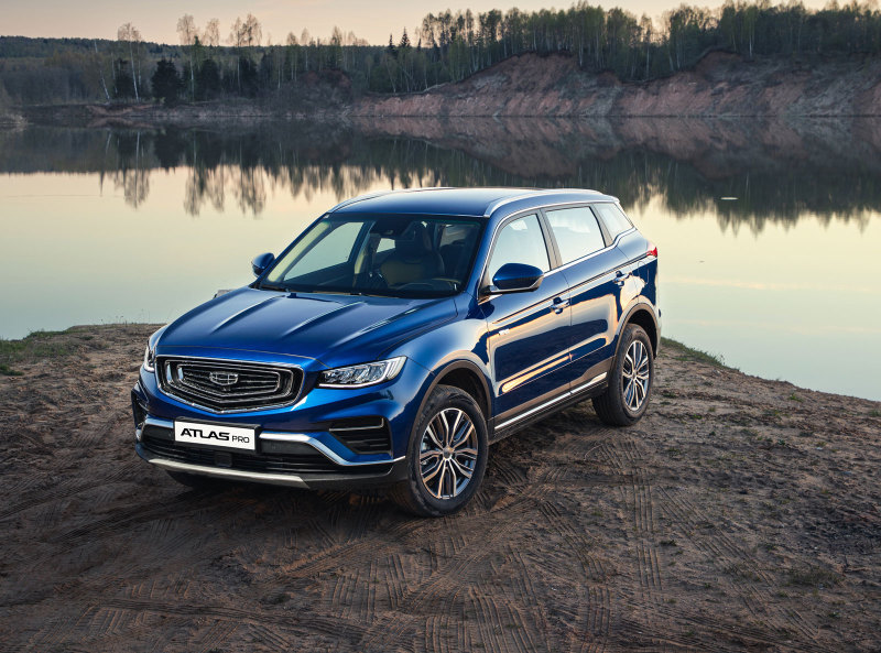 Geely Atlas Pro получил более доступную комплектацию в России