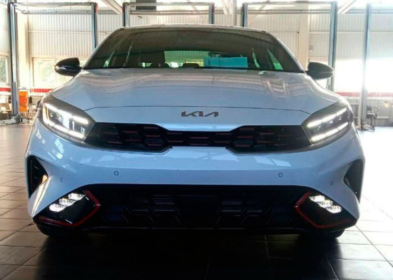 KIA Cerato GTLine появился у российских дилеров