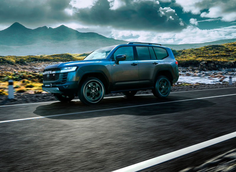 Toyota Land Cruiser 300 GR Sport: в России от 7.620.000 руб.