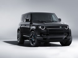 Представлен Land Rover Defender V8 Bond, посвящённый премьере фильма о Джеймсе Бонде