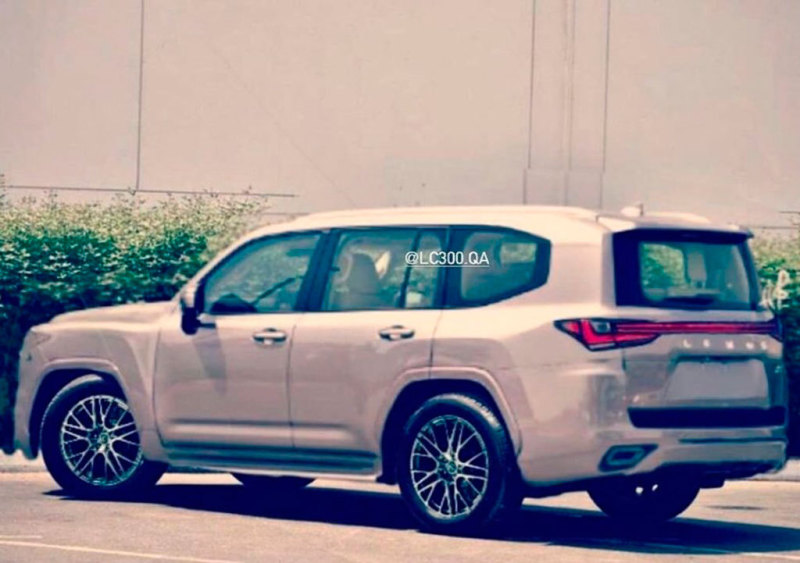 Возможный вариант дизайна будущего Lexus LX