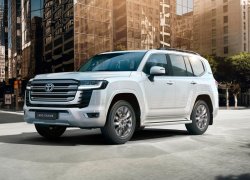 На дефицитный Toyota Land Cruiser 300 повысили ценник