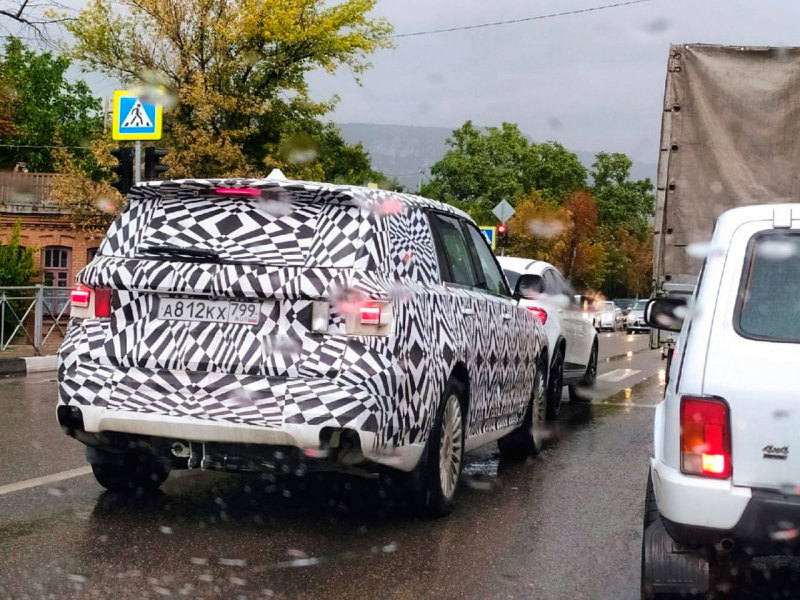 Кроссовер Aurus Komendant cнова замечен на дорогах