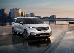 Kia Carnival 2022-го модельного года: в России от 2.864.900 руб.