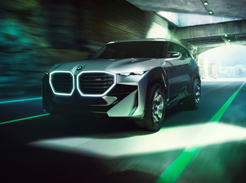 Необычный кроссовер BMW Concept XM запустят в производство