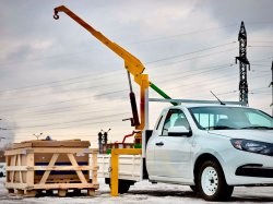На базе Lada Granta создали грузовик с манипулятором