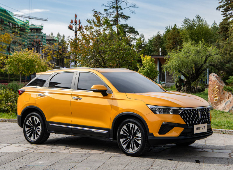 Объявлена дата начала продаж FAW Bestune T77 в России