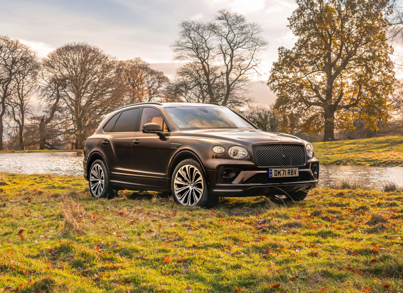 Bentley Bentayga получил лимитированные исполнения Outdoor Pursuits