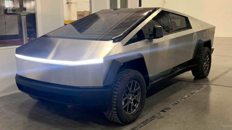 Прототип Tesla Cybertruck 2022 года