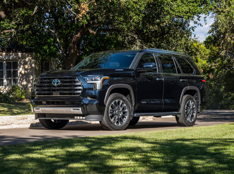 Новый внедорожник Toyota Sequoia представили официально