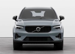Обновлённый Volvo XC40 показан официально