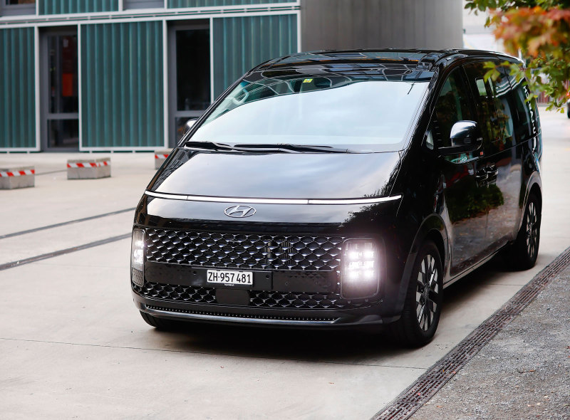 Минивэн Hyundai Staria поступит в официальную продажу